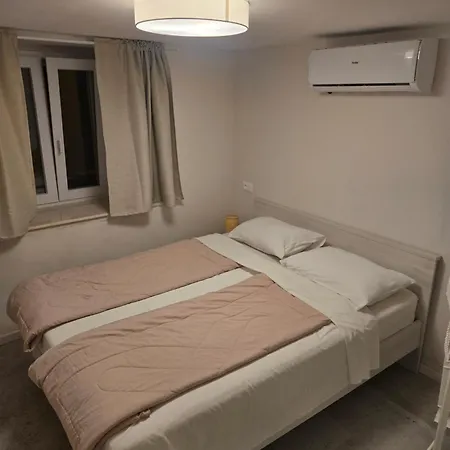 Petra Apartment *