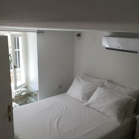 Petra Apartment *