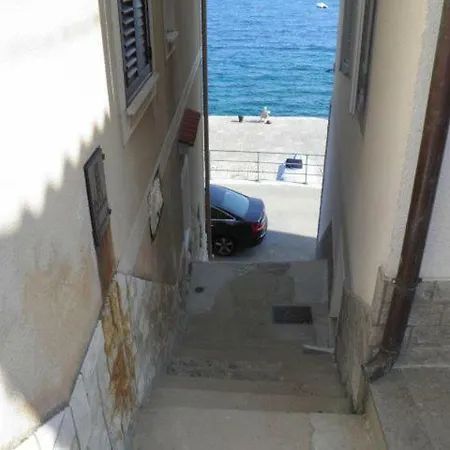 Petra Apartment *